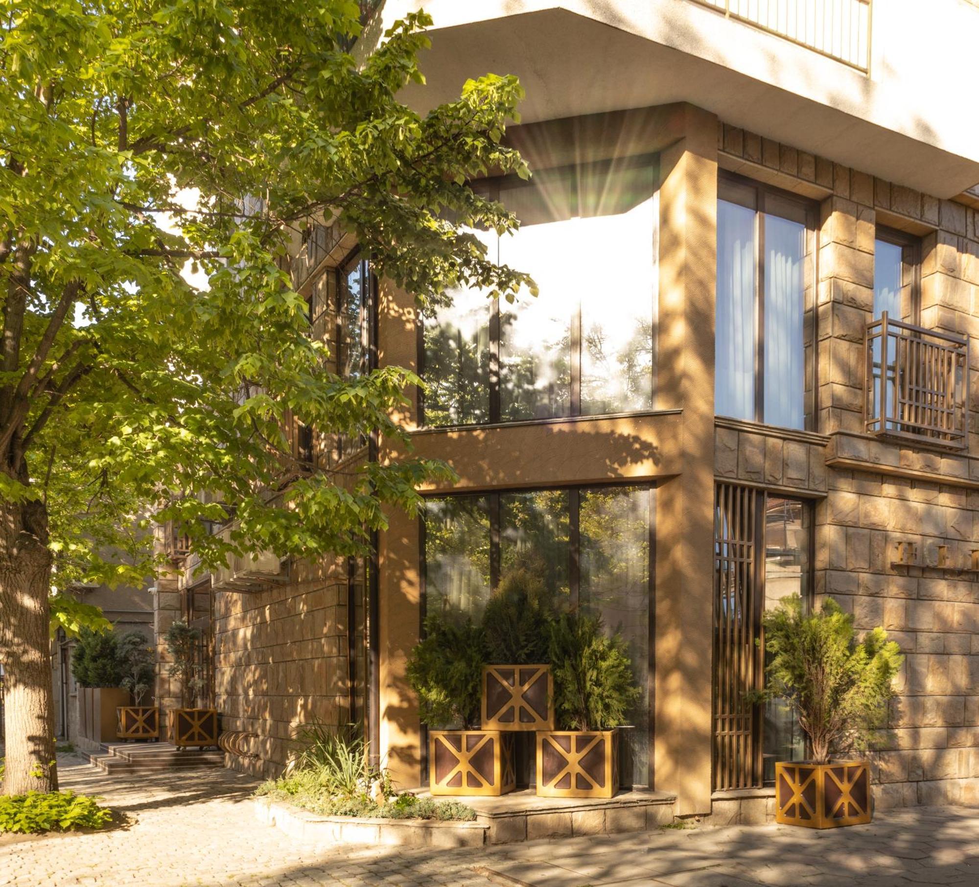 Hidden Bank: Golden Apartment Plovdiv Ngoại thất bức ảnh