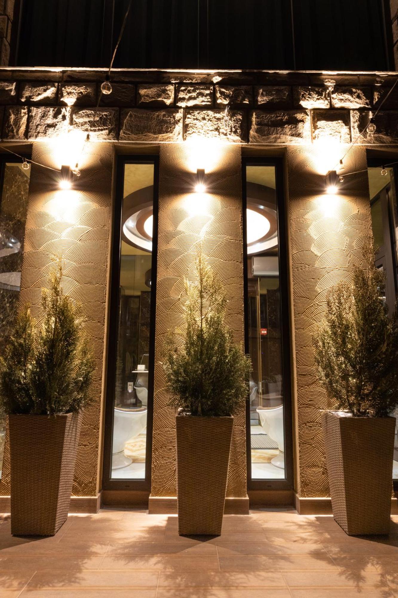 Hidden Bank: Golden Apartment Plovdiv Ngoại thất bức ảnh